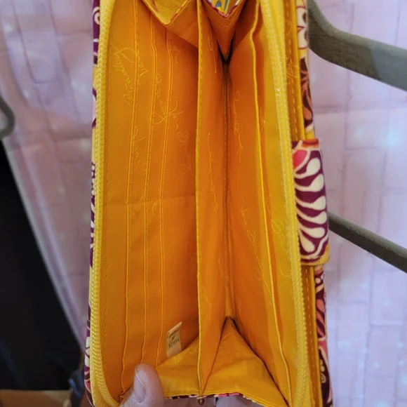 VERA BRADLEY - Picture 2 of 8